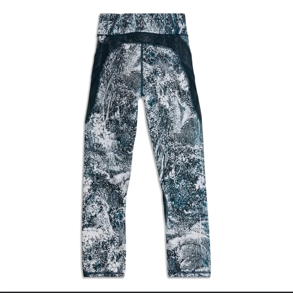 NWOT Lululemon Never Still Cropped Leggings - Size 10
